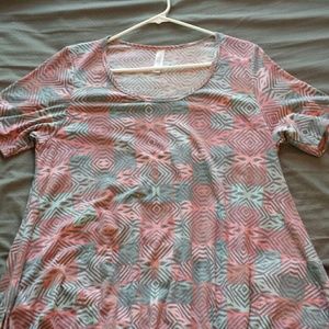 Lula roe peferct tee